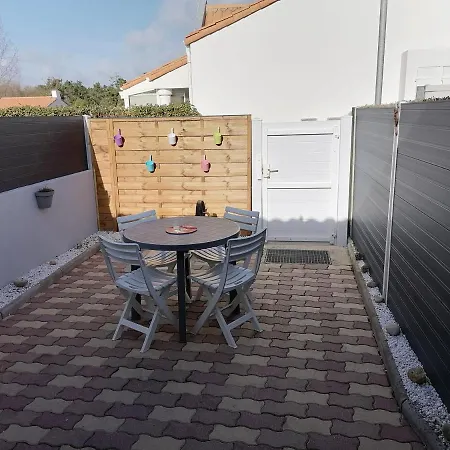 Casa de Férias Maison Et Veranda Plage Immediate Pret De Velos Offerts